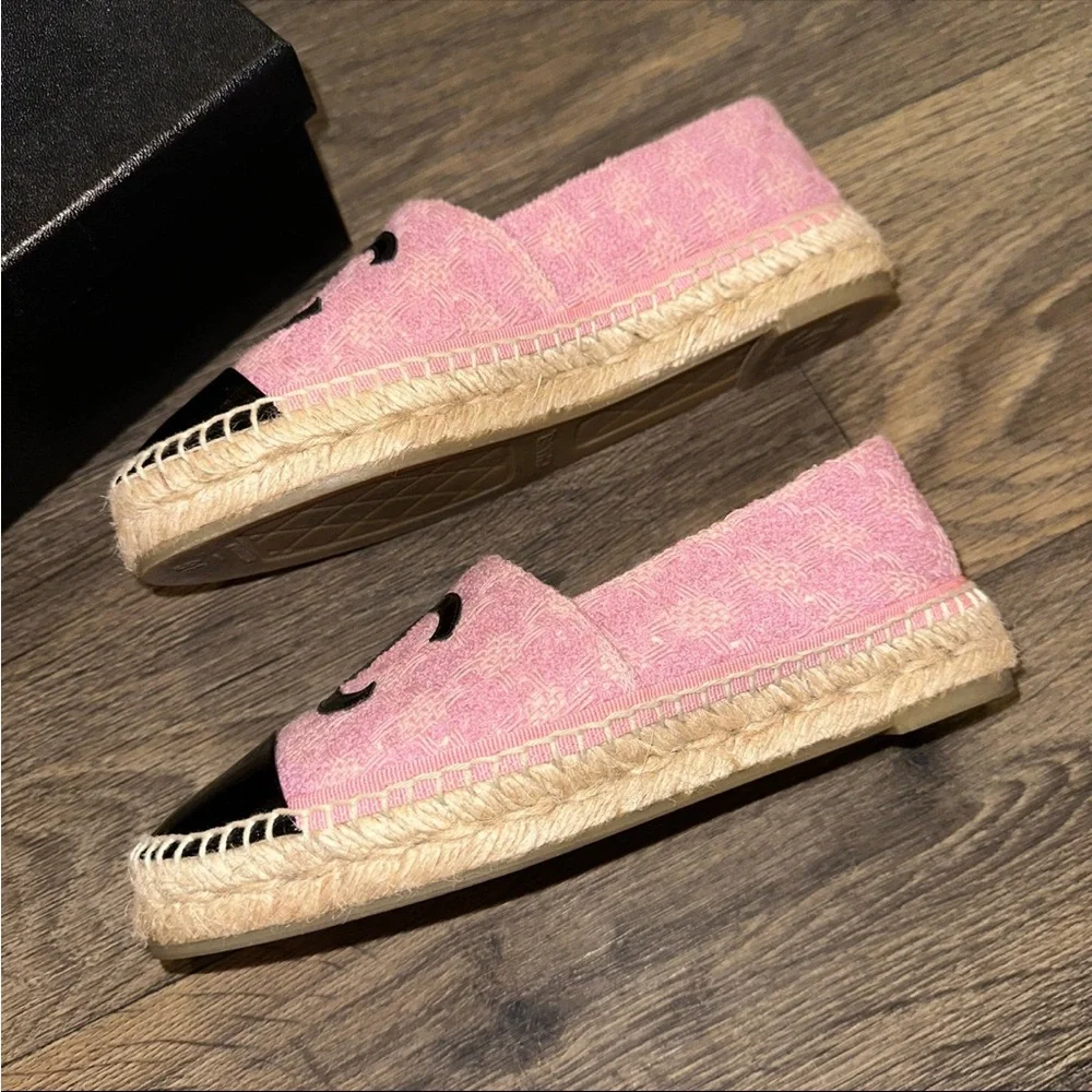 CHANEL Pink and Black Logo Espadrilles - Picture 2 of 11
